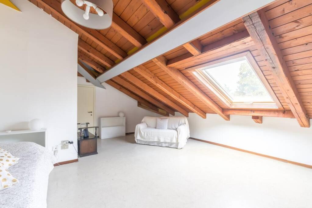 Dadahome Elegante Appartamento Vicino Al Centro Тревизо Екстериор снимка